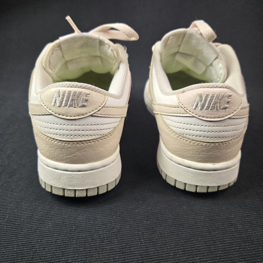Nike Wome's W Dunk Low DN1431-100 White Size 7.5 - Picture 3 of 8